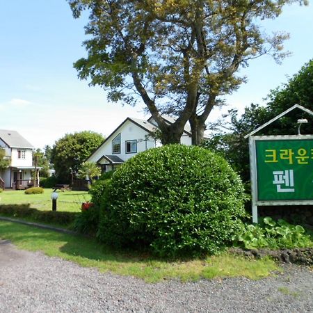 Crowncastle Pension Villa Seogwipo Exterior photo